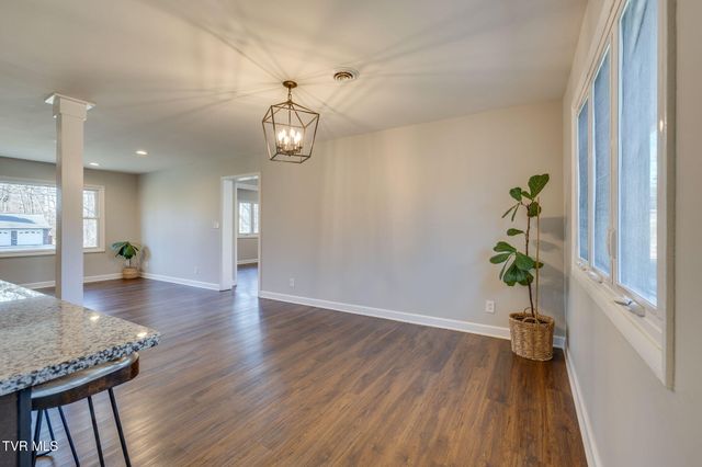 707 Woodhaven Drive, Johnson City, TN 37604