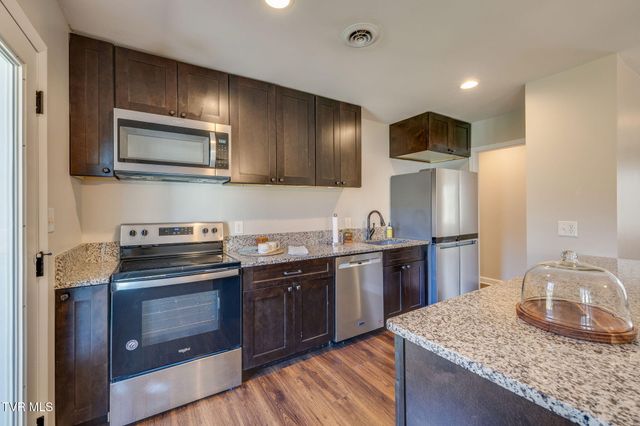 707 Woodhaven Drive, Johnson City, TN 37604