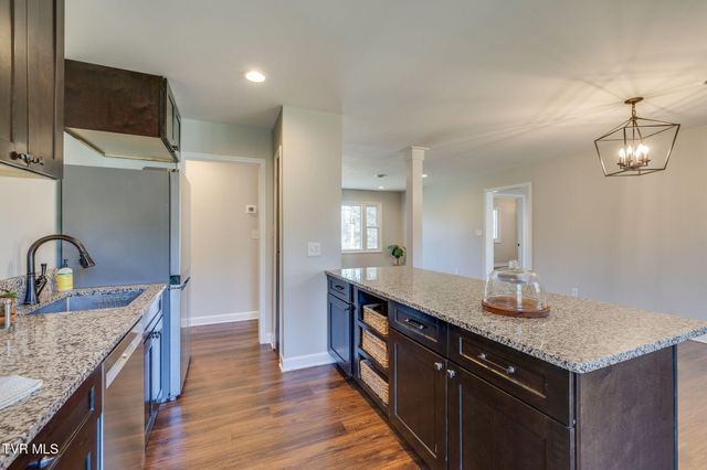 707 Woodhaven Drive, Johnson City, TN 37604