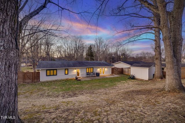 707 Woodhaven Drive, Johnson City, TN 37604