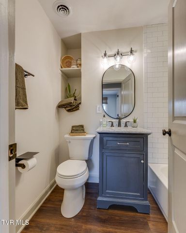 707 Woodhaven Drive, Johnson City, TN 37604