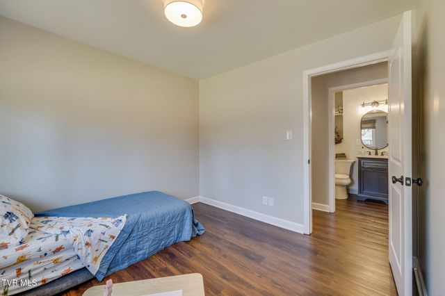 707 Woodhaven Drive, Johnson City, TN 37604