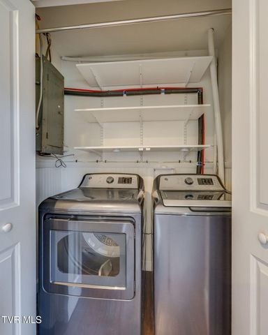 707 Woodhaven Drive, Johnson City, TN 37604