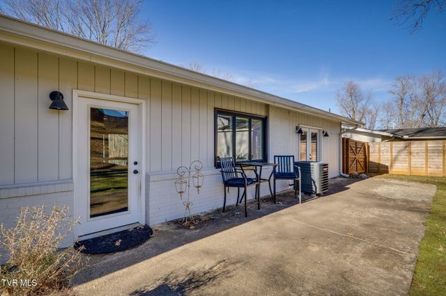 707 Woodhaven Drive, Johnson City, TN 37604