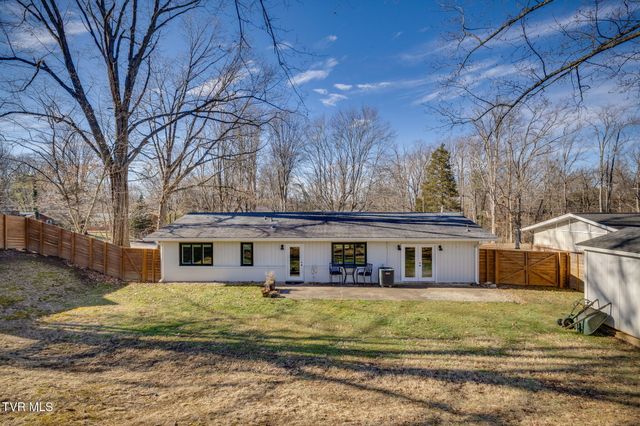 707 Woodhaven Drive, Johnson City, TN 37604