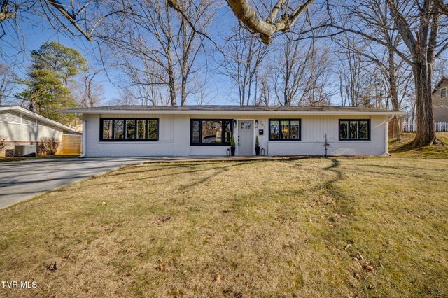 707 Woodhaven Drive, Johnson City, TN 37604