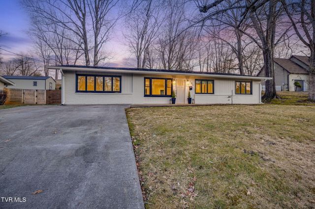 707 Woodhaven Drive, Johnson City, TN 37604