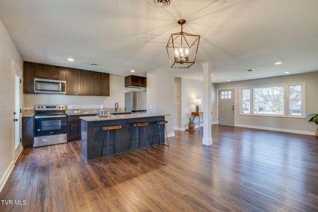 707 Woodhaven Drive, Johnson City, TN 37604