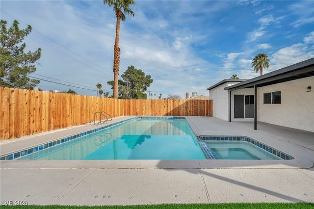 2500 West Oakey Boulevard, Las Vegas, NV 89102