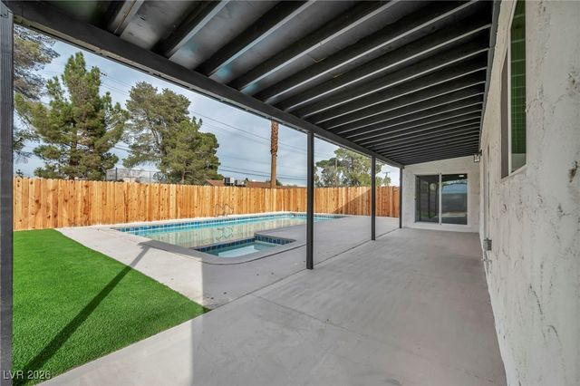 2500 West Oakey Boulevard, Las Vegas, NV 89102