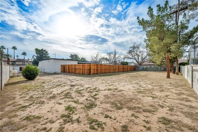 2500 West Oakey Boulevard, Las Vegas, NV 89102