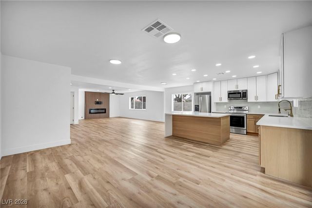 2500 West Oakey Boulevard, Las Vegas, NV 89102