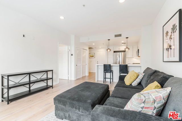 13200 Pacific Promenade 210, Los Angeles, CA 90094