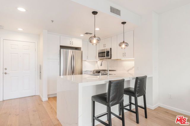 13200 Pacific Promenade 210, Los Angeles, CA 90094