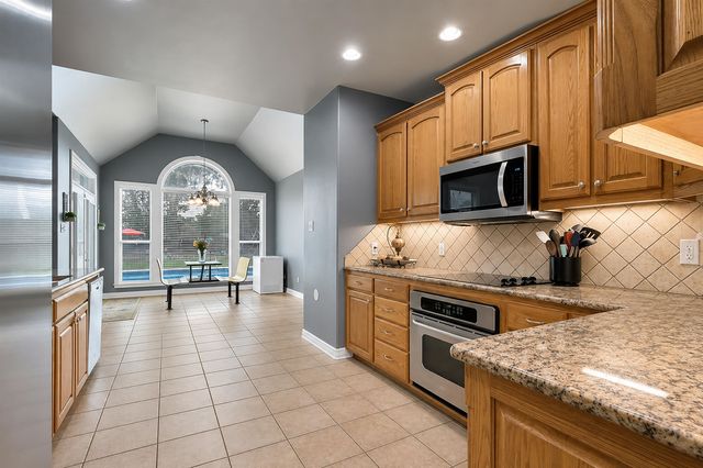209 Travis Peak Trl, White Oak, TX 75693