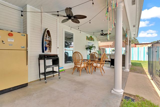 209 Travis Peak Trl, White Oak, TX 75693