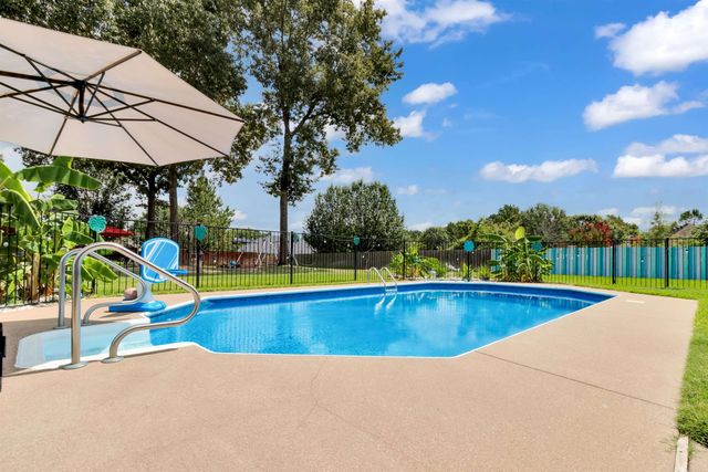 209 Travis Peak Trl, White Oak, TX 75693