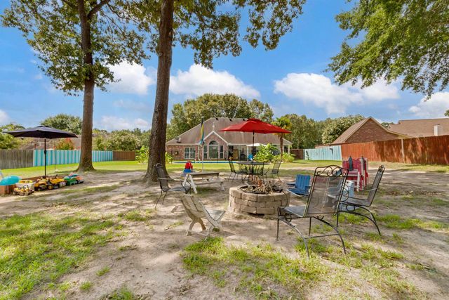 209 Travis Peak Trl, White Oak, TX 75693