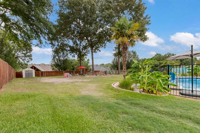 209 Travis Peak Trl, White Oak, TX 75693