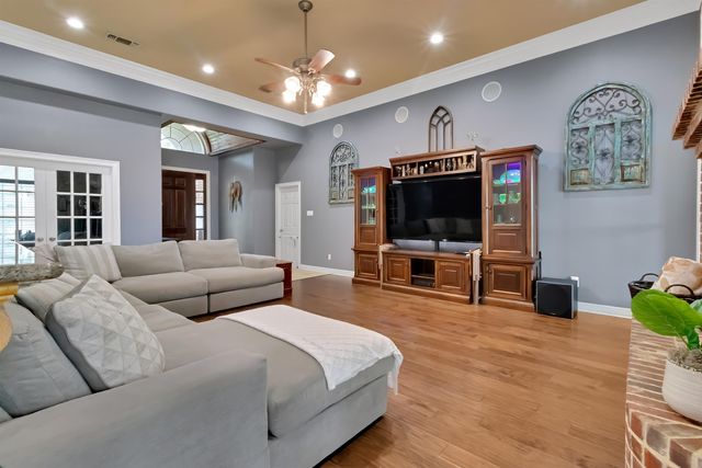 209 Travis Peak Trl, White Oak, TX 75693