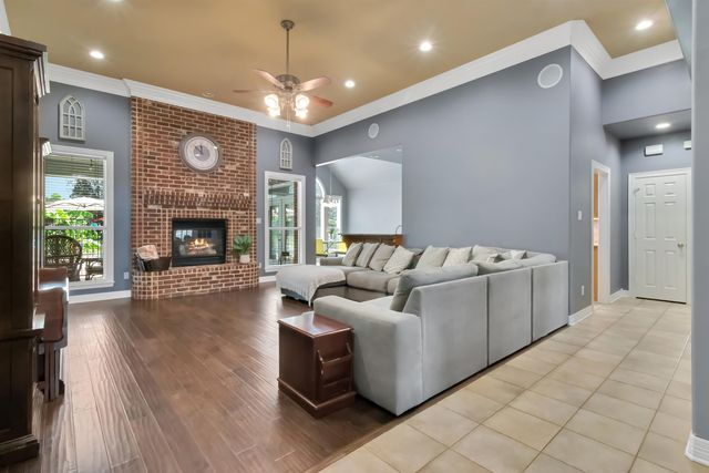 209 Travis Peak Trl, White Oak, TX 75693