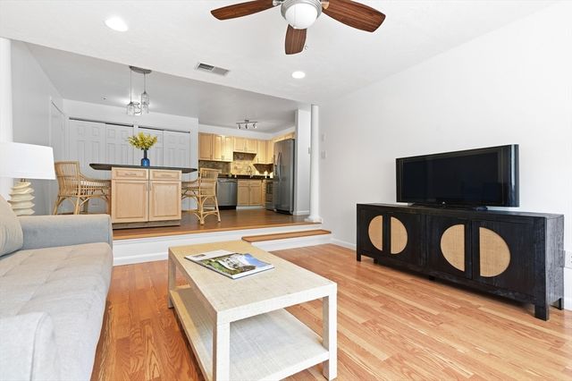 30 Chapman 203, Weymouth, MA 02189