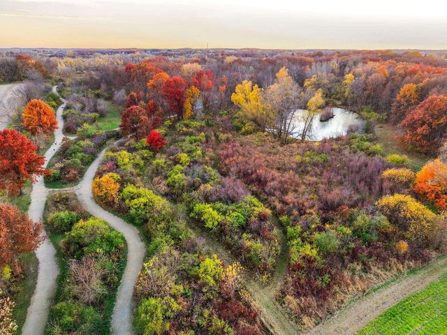 5955 Vintage Birch Way, Mcfarland, WI 53558