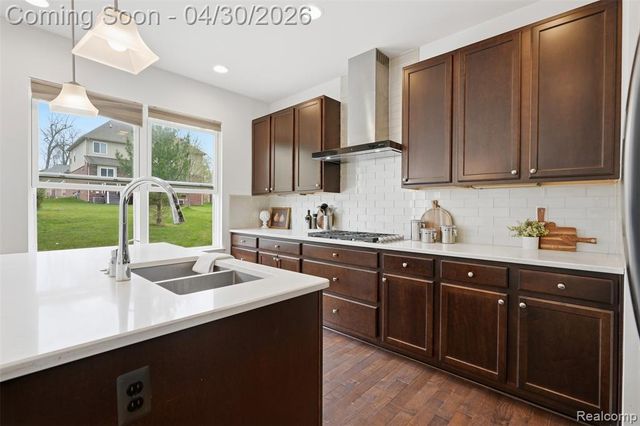 236 Cuyahoga Court, South Lyon, MI 48178