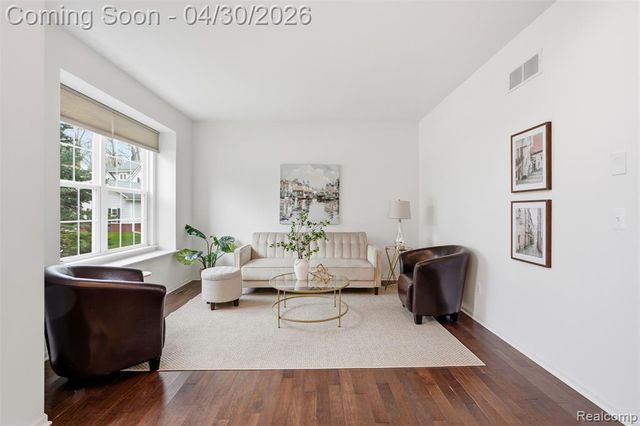 236 Cuyahoga Court, South Lyon, MI 48178