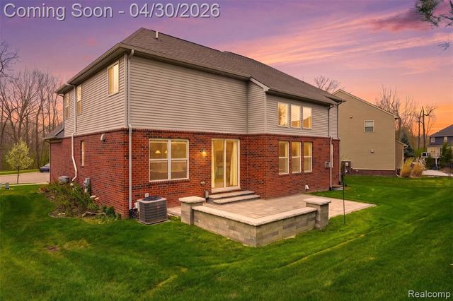 236 Cuyahoga Court, South Lyon, MI 48178