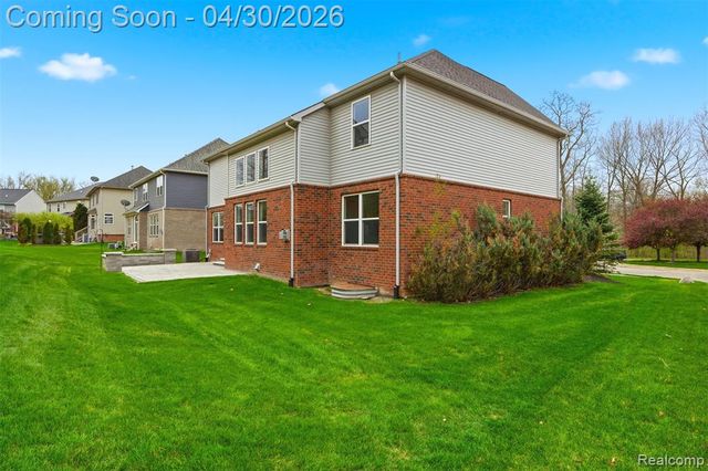 236 Cuyahoga Court, South Lyon, MI 48178