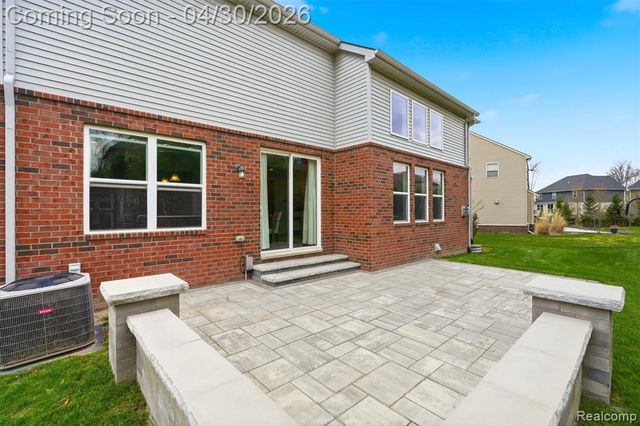 236 Cuyahoga Court, South Lyon, MI 48178