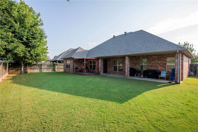 1041 Harvest Street, Centerton, AR 72719