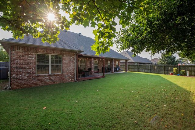 1041 Harvest Street, Centerton, AR 72719