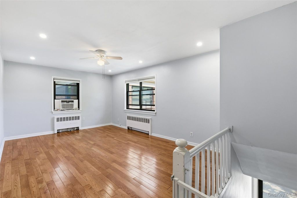 220-17 75th Avenue 85A2, Oakland Gardens, NY 11364