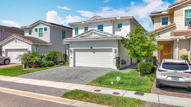4201 Pelicano Way, Deerfield Beach, FL 33064