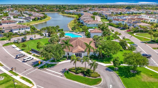 4201 Pelicano Way, Deerfield Beach, FL 33064