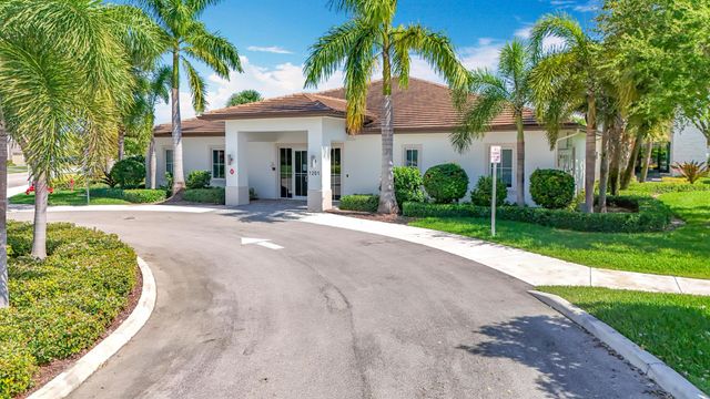 4201 Pelicano Way, Deerfield Beach, FL 33064