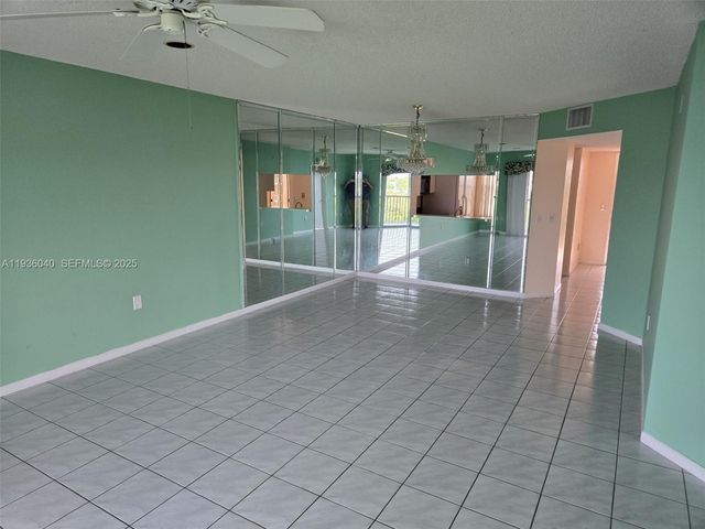 13355 SW 16th Ct 406E, Pembroke Pines, FL 33027
