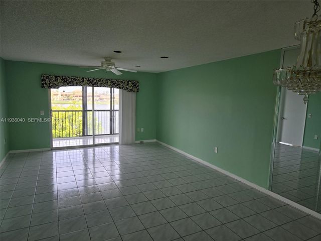 13355 SW 16th Ct 406E, Pembroke Pines, FL 33027