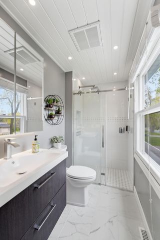 8390 Sunnyside Road, Mounds View, MN 55112