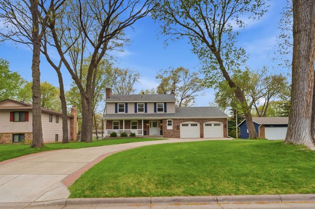 8390 Sunnyside Road, Mounds View, MN 55112