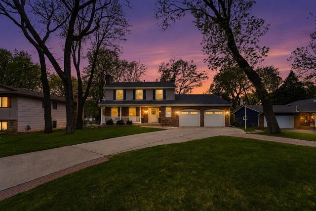 8390 Sunnyside Road, Mounds View, MN 55112