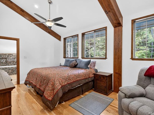 19400 Dorffi Rd, Fort Bragg, CA 95437