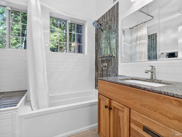 19400 Dorffi Rd, Fort Bragg, CA 95437