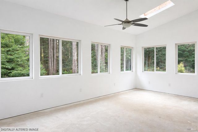 19400 Dorffi Rd, Fort Bragg, CA 95437