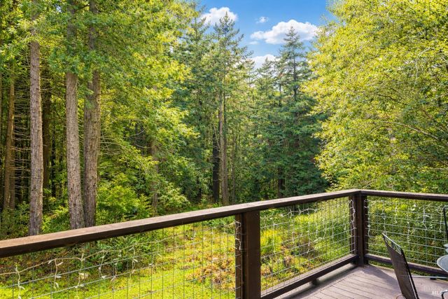 19400 Dorffi Rd, Fort Bragg, CA 95437