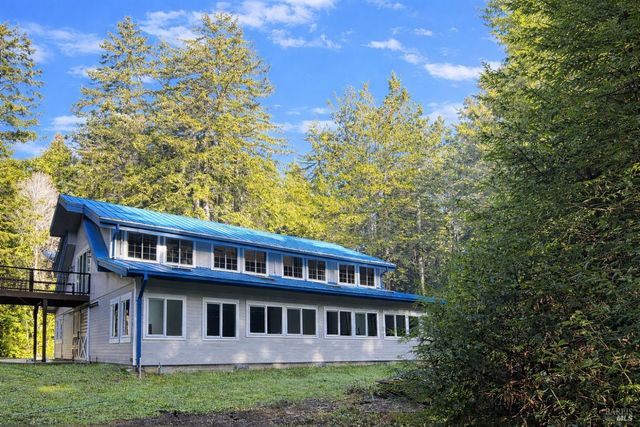 19400 Dorffi Rd, Fort Bragg, CA 95437
