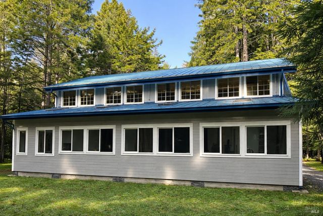 19400 Dorffi Rd, Fort Bragg, CA 95437