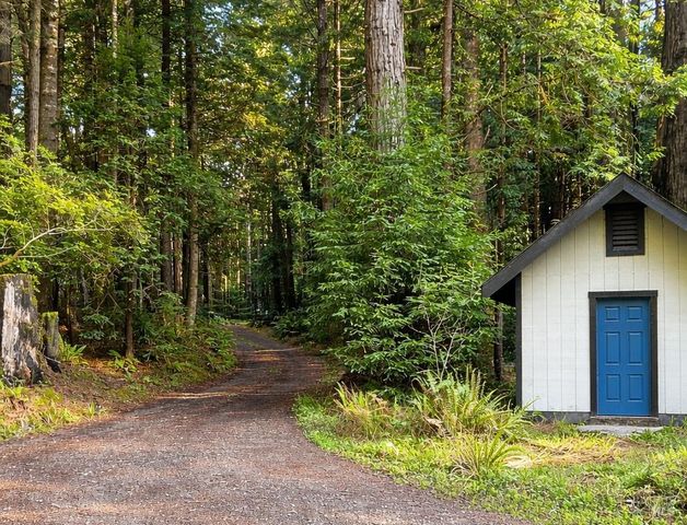 19400 Dorffi Rd, Fort Bragg, CA 95437